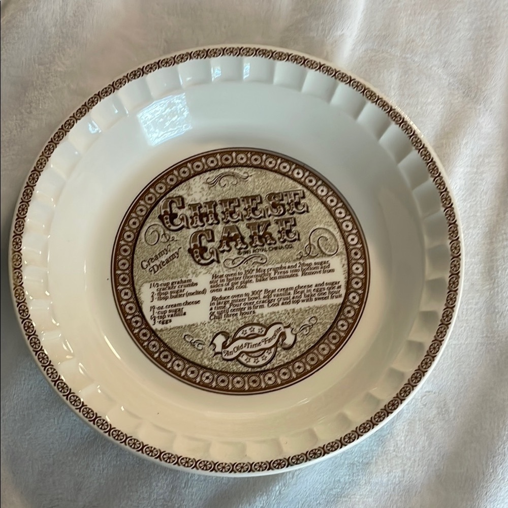 Vintage Cheesecake Serving Dish